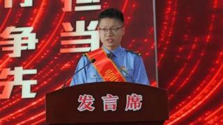 钢轨上的青春答卷——00后机车司机从“赛场垫底”到“技能先锋”