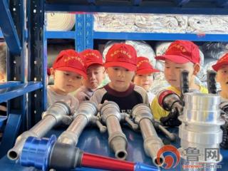 【全环境立德树人】胶州市开展"童行消防队·安全伴成长"活动