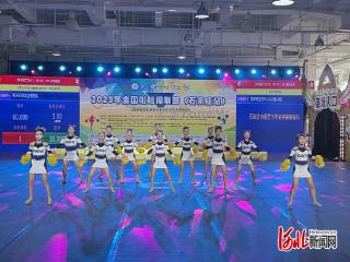 石家庄市西里小学啦啦操队在全国联赛中获亚军