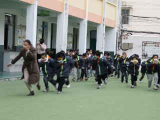 跨越“纸上规范” 强化“地面实效” 射阳县织密织牢校园安全防护网