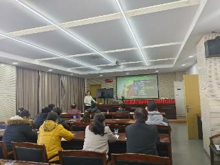 邮储银行肥城市教师村支行开展“书香赋能 财富成长”主题活动