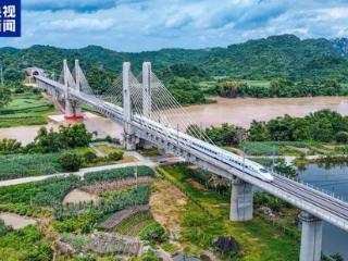 最快75分钟可达 南凭高铁12月5日全线贯通运营