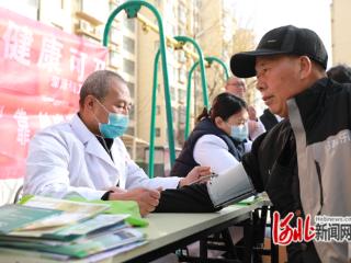 石家庄市深泽县举办家庭医生进小区活动