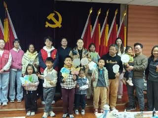 苏州园区海德社区：落叶“印”团扇，童心绘自然