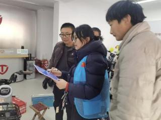 济南市莱芜区凤城街道芳馨园社区开展沿街商铺“门前五包”宣传活动 共筑整洁有序社区环境