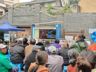 普定县消防救援大队联合定南街道办开展消防安全宣传活动