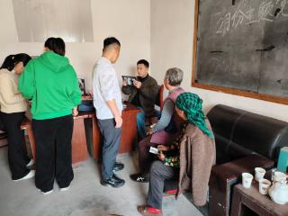 前置服务窗口，延伸幸福半径——农业银行谷里支行移动柜台下乡记