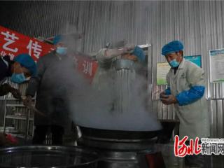 卢龙县举办特色“粉条宴”