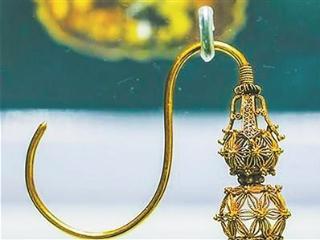 明代镂空金耳坠