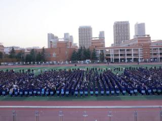 临沂第四中学举行“创文明校园 做文明学生”主题升旗仪式