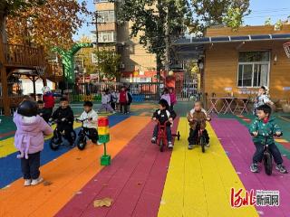 石家庄市第二幼儿园举办交通安全小游戏活动