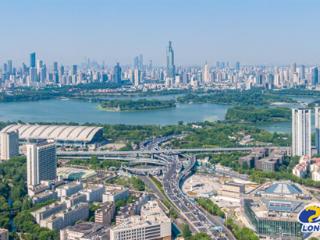 数据产业“繁花”如何结果？全国总编共探玄武！