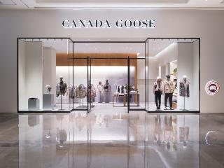 Canada Goose加拿大鹅郑州丹尼斯大卫城精品店启幕
