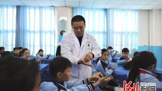 广宗县第三小学“魅力家长进课堂”促家校共育