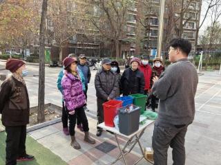 “践行新时尚，分类进万家”垃圾分类主题宣传活动走进万润风景小区