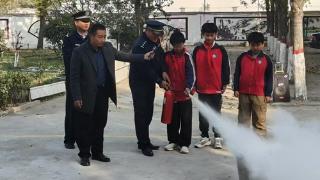 筑牢安全防线，共护校园平安——滕州市大坞镇峄庄小学消防演练纪实