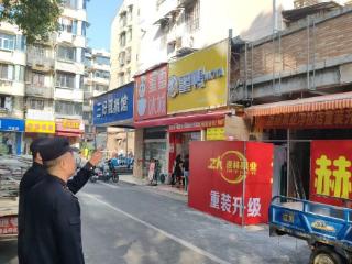 精管善治焕新颜——六合区推动店招标牌精细化设置与长效管理