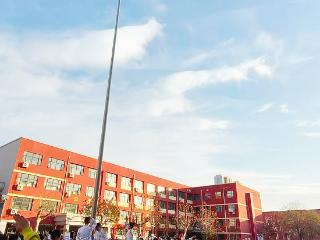 正定县子龙小学举行国家公祭日 主题升旗仪式