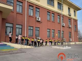拒绝“拥挤”守护“方寸”——枣庄市市中区永安镇遗棠小学开展防踩踏安全应急演练