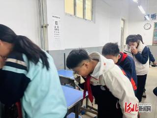 邯郸市复兴区百花第二小学举行消防应急疏散演练