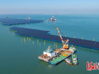 走近河北“十四五”大工程丨海上光伏示范试点项目：海上“种太阳” 建绿色能源库