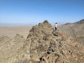 天山南北练新兵 传承七十载薪火——地质新队员的野外成长记