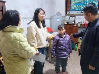 上饶市广信区五府山镇中心小学开展“万师访万家”活动