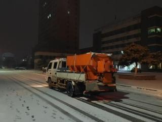 以雪为令 闻雪而动——济南市莱芜区口镇街道昼夜奋战清雪除冰保畅通