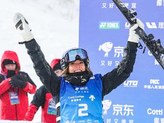 2025—2026赛季国际雪联自由式滑雪U型场地技巧世界杯崇礼站谷爱凌夺得女子组冠军