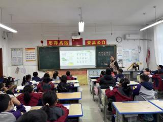 岳峰小学开展11月语文学科赛课活动