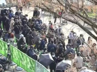 日本大批民众送别旅日大熊猫：排长队4小时 只为看1分钟