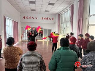 【文化社区建设】德州天衢新区新区服务管理办公室开展“彩带飞扬 至‘扇’至美”舞蹈培训活动
