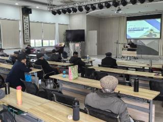 吴淞社区法律课堂守护“夕阳红”