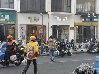 “我来！”杭州外卖小哥跪地5分钟救回店员一命，只把这件“小事”告诉了媳妇儿……