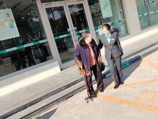 农行临西银新支行：暖心服务映初心 贴心护航出行路