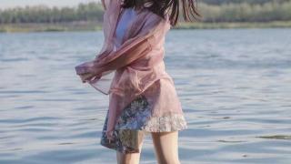 国民校花袁颖芬质朴诠释东方美学