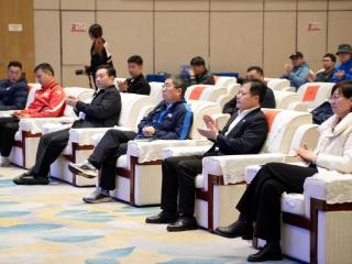 “携手并肩 逐梦世界”“2025中国足球青训工作交流会”在临沂举行