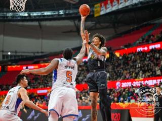 姜伟泽19分 威尔逊17+10 吉林主场击败新疆获两连胜