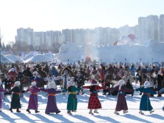 热"雪"沸腾舞北疆!第二十一届内蒙古冰雪那达慕在呼伦贝尔开幕