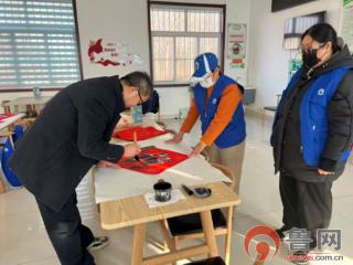 【新时代文明实践】胶州市开展“夕阳无限好，字画暖人心”志愿服务活动