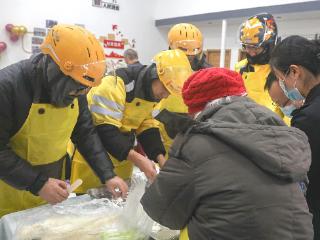 情暖冬至 “饺”织温情