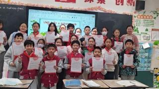 “启凤家书・班级驿站” ——感恩活动温情启幕