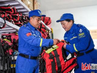 感恩奋进 双争有我｜保定市蓝天救援队副队长王建辉家庭 ：一家三口都是志愿者