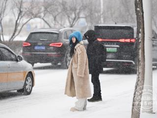 吉镜头丨下雪了
