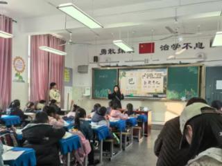 上饶市信州区沙溪中心小学：青蓝结对同上阵 双师课堂竞芳华