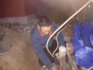 莱西市水集街道夏屯社区：火速处置小区电缆漏电隐患 全力保障居民正常用电