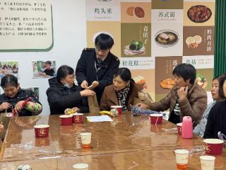 东韵社区：党旗熠熠聚温情，便民服务暖冬至