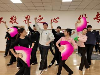 话剧《灯窝子里的人》即将精彩亮相