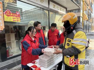 共青团阳原县委开展关爱新业态群体行动