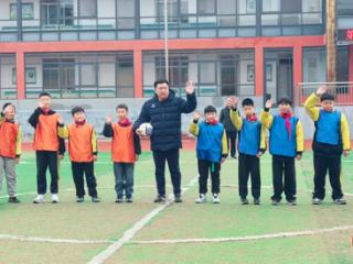 “校长杯”足球赛 邀你共赴绿茵盛宴-——枣庄市市中区西王庄镇中心小学举行班级对抗赛活动
